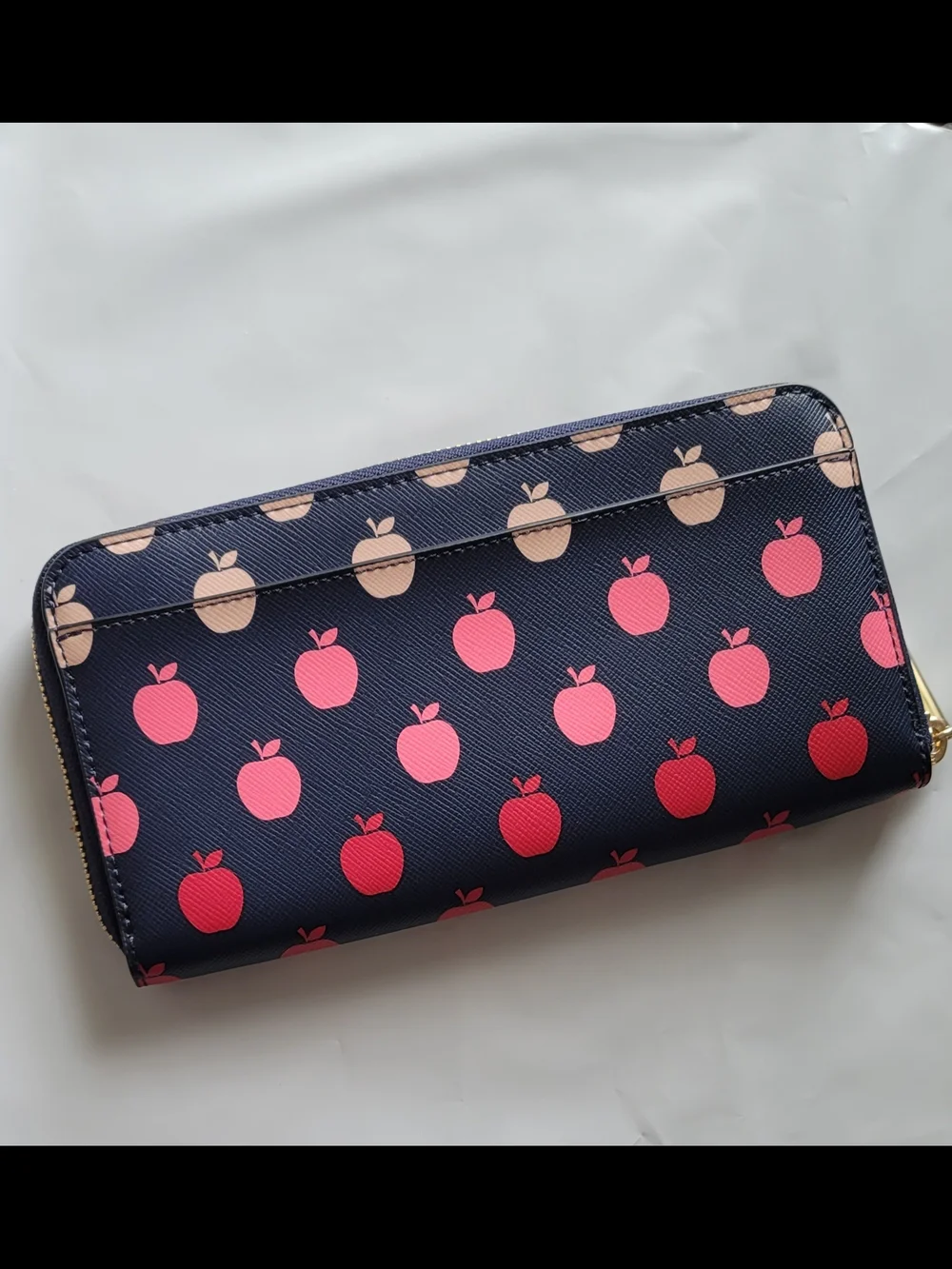 Brand New kate spade New York Navy Apple Print Zip Around Wallet